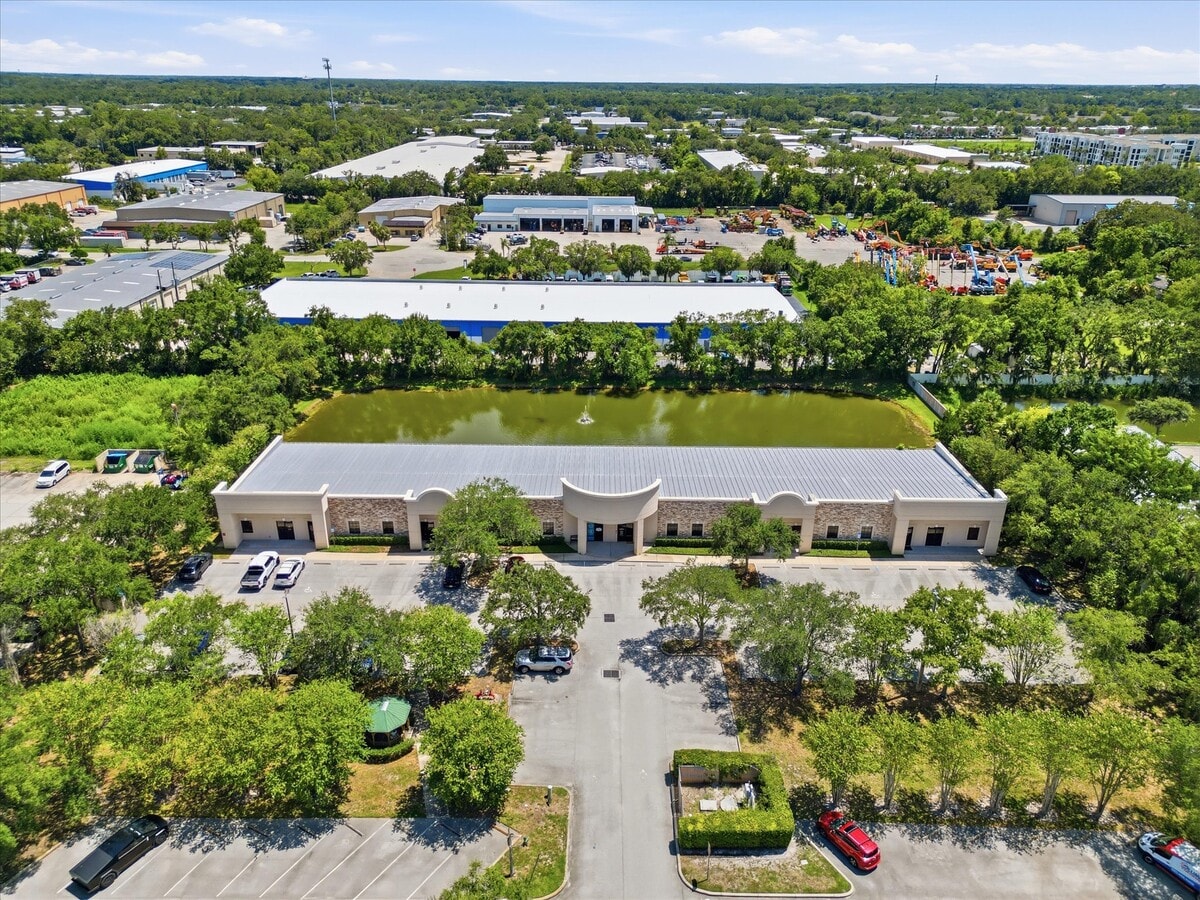 4009-4033 W 1st St, Sanford, FL 32771 - Unit 4009 - - Interior Photo - Image 2 of 40