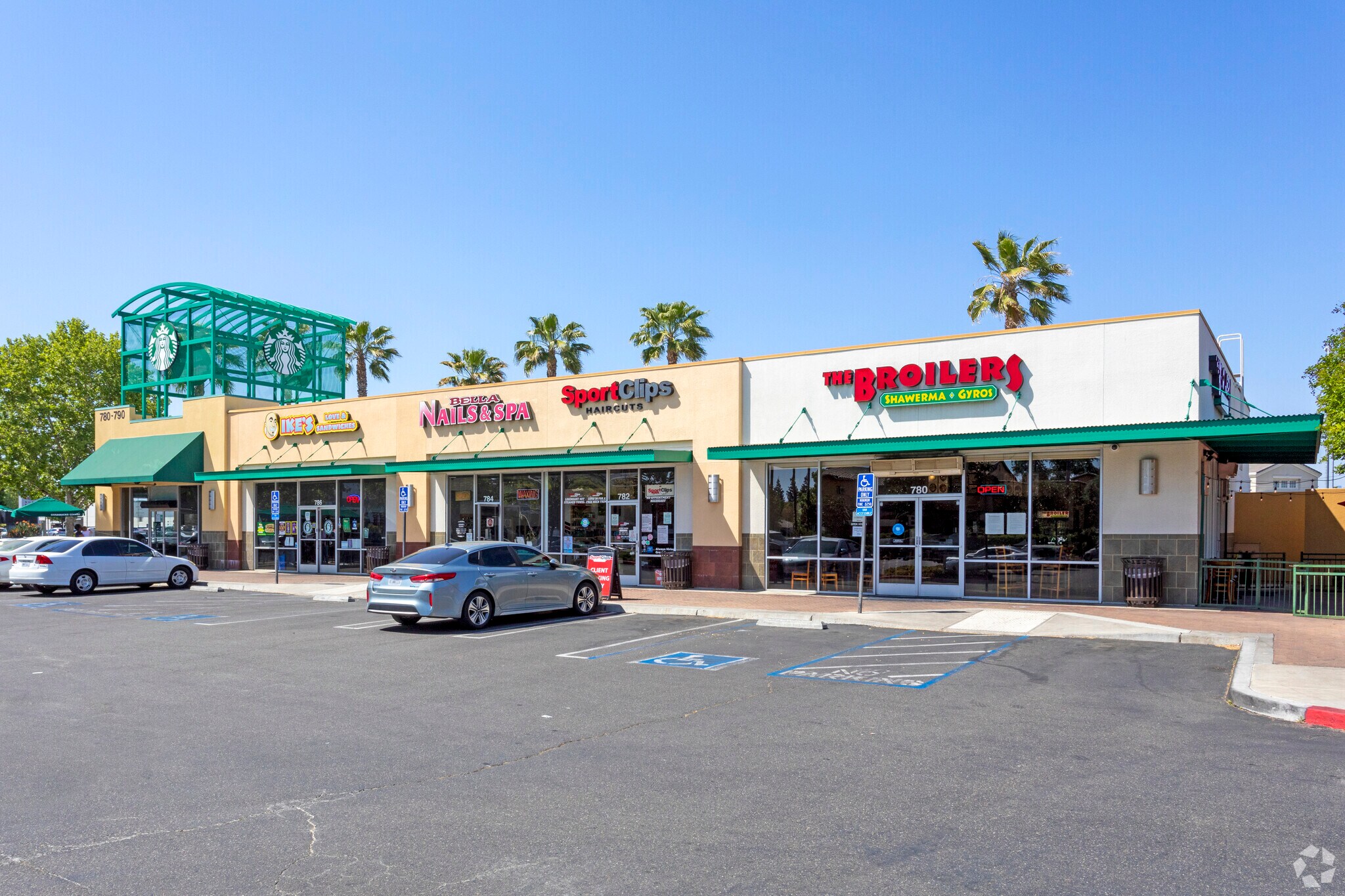 780-790 W Herndon Ave, Fresno, CA for lease Building Photo- Image 1 of 5