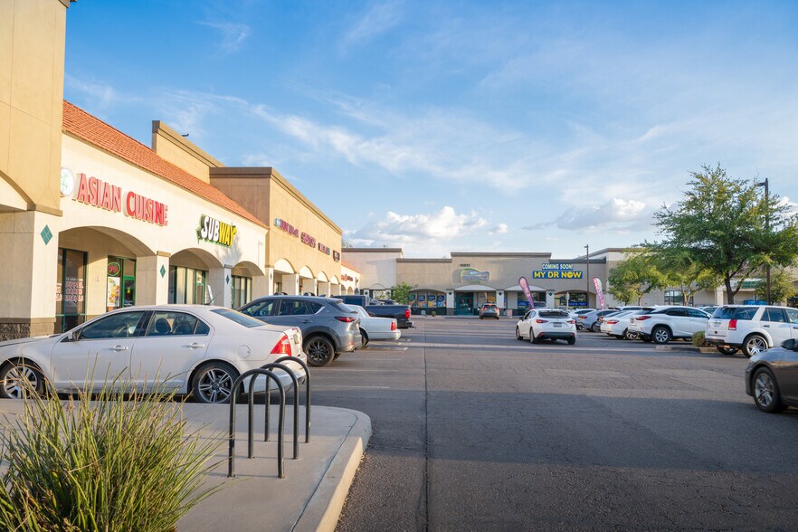 10641 W Olive Ave, Peoria, AZ à louer - Photo du bâtiment - Image 3 de 3