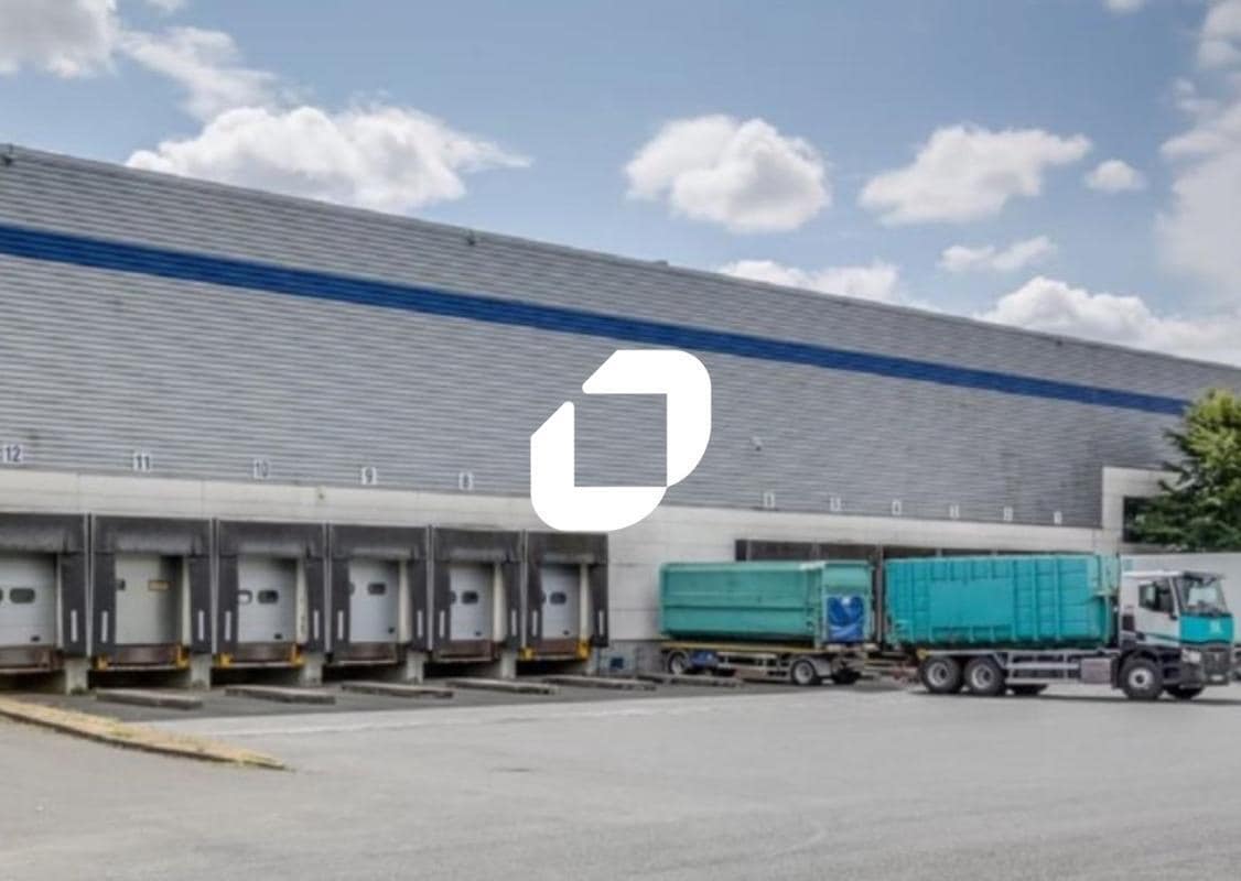 Industrial in Combs-la-Ville for lease Building Photo- Image 1 of 8