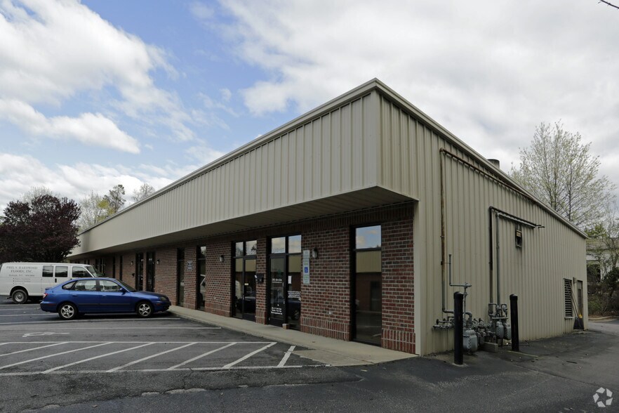 4912 Alpinis Dr, Raleigh, NC à louer - Photo du bâtiment - Image 3 de 17