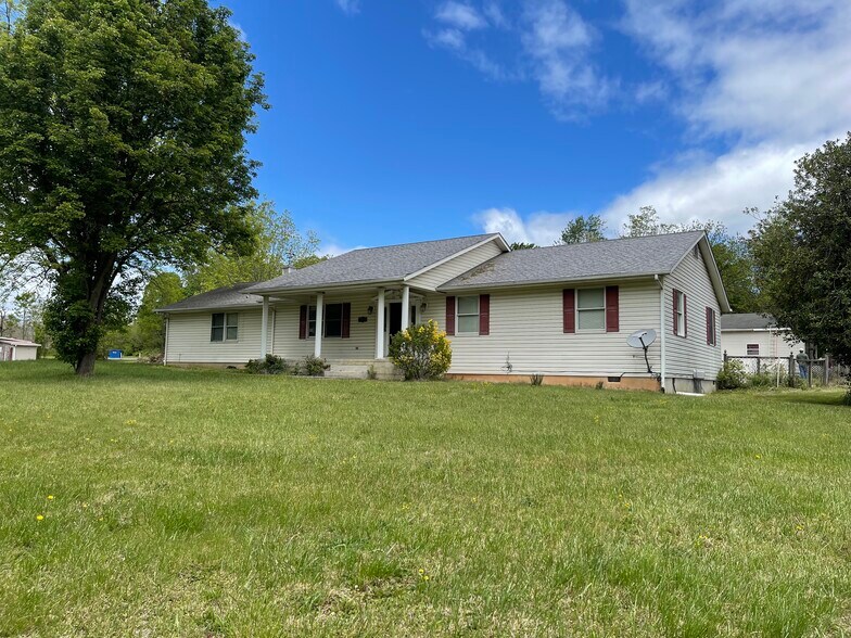 2093 W Lynchburg Salem Tpke, Bedford, VA for lease - Primary Photo - Image 1 of 4