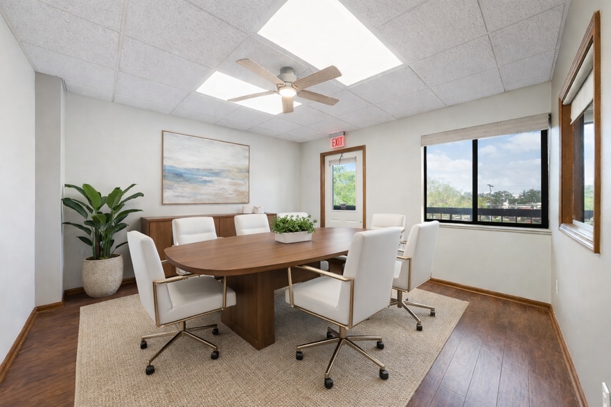 2335 tamiami Trl N, Naples, FL for lease - Primary Photo - Image 1 of 8