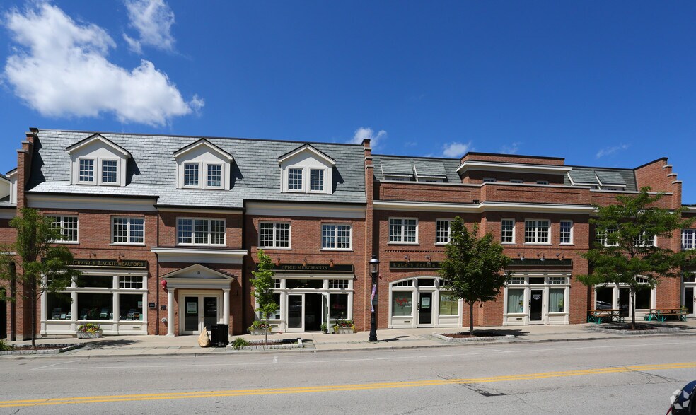 8-18 E Scranton Ave, Lake Bluff, IL à louer - Photo du bâtiment - Image 3 de 6