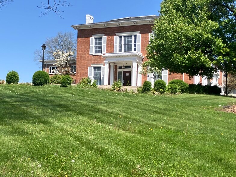 2 Ferncliff Pl, Springfield, OH à louer - Photo du bâtiment - Image 2 de 4