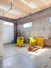 61450 American Ln, Bend, OR for lease Interior Photo- Image 2 of 3