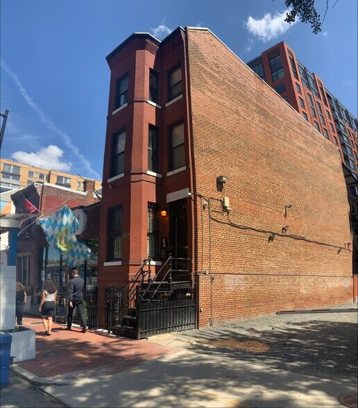 915 5th St NW, Washington, DC à louer - Photo du bâtiment - Image 2 de 16