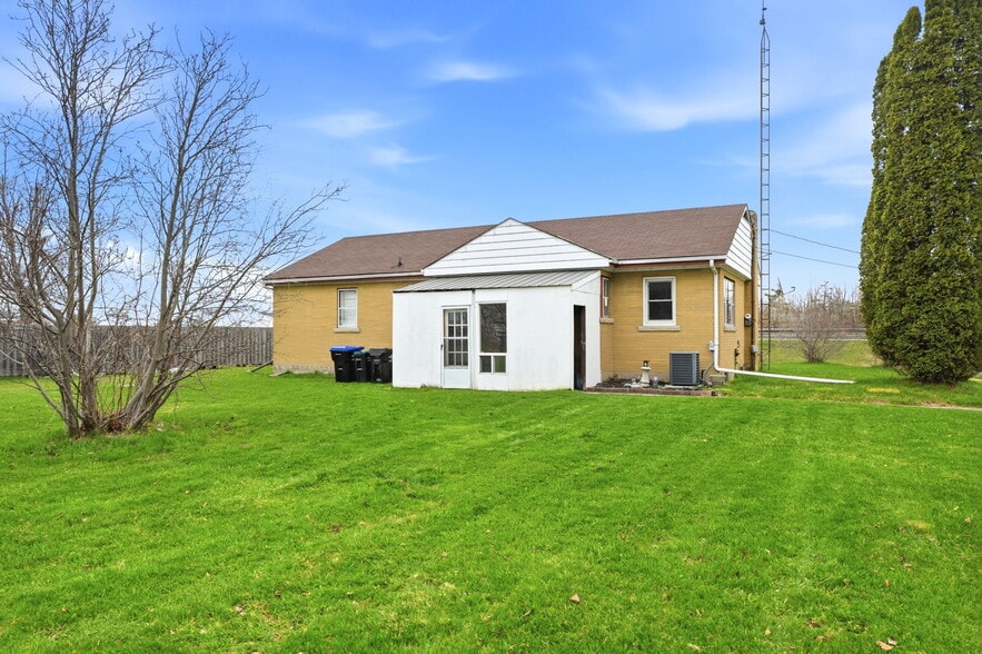 4142 Stewarts Ln, Severn, ON for sale - Building Photo - Image 3 of 18
