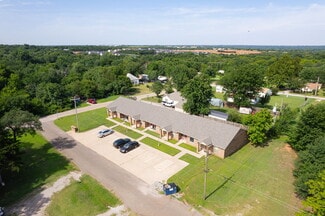 Plus de détails pour 713 S Locust St, Guthrie, OK - Multi-résidentiel à vendre