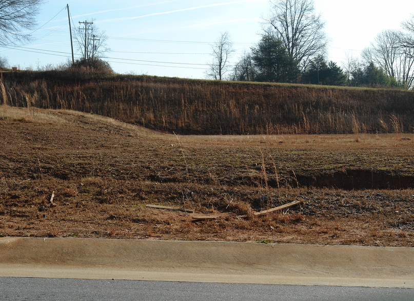 11th Ave, Hickory, NC for sale - Primary Photo - Image 1 of 1