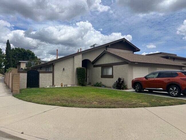 More details for 2229 Ponderosa St, Santa Ana, CA - Multifamily for Sale