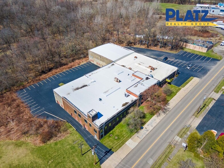 1900 Hubbard Rd, Youngstown, OH for sale - Building Photo - Image 2 of 21