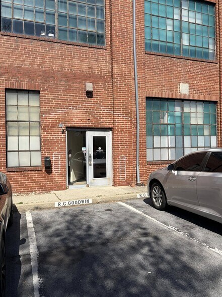 241 E 4th St, Frederick, MD à louer - Photo du bâtiment - Image 3 de 33