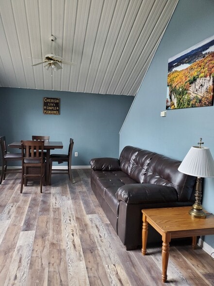 267 Runaway Dr, Climax Springs, MO à vendre - Photo du bâtiment - Image 2 de 20