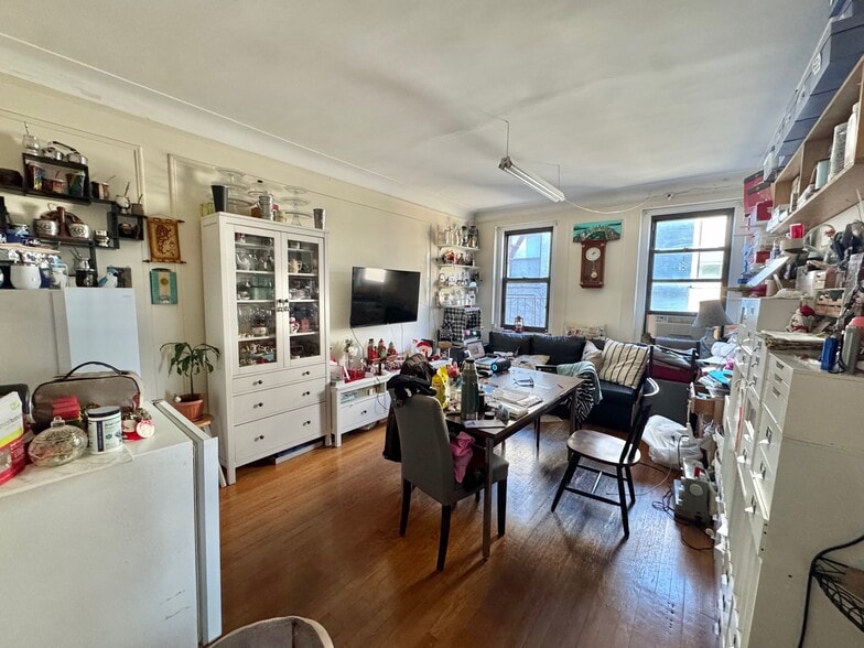 75 Grant Ave, Brooklyn, NY for sale - Interior Photo - Image 3 of 24