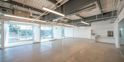 5015 Eagle Rock Blvd, Los Angeles, CA for lease Interior Photo- Image 1 of 6