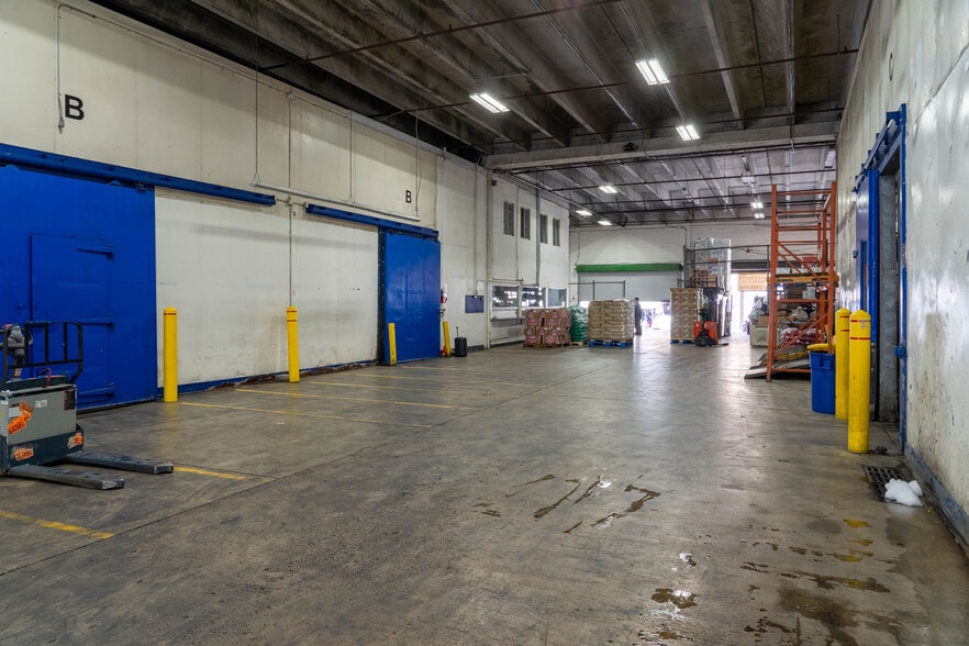 1400 E Olympic Blvd, Los Angeles, CA for lease - Building Photo - Image 3 of 8