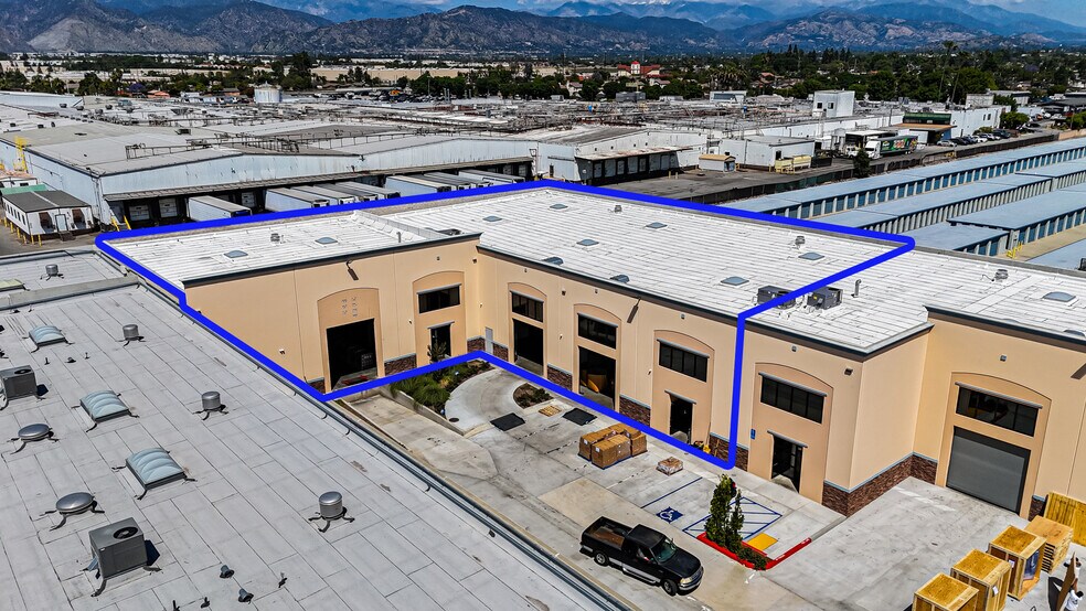 1623 W San Bernardino Rd, West Covina, CA à louer - Photo du bâtiment - Image 3 de 5