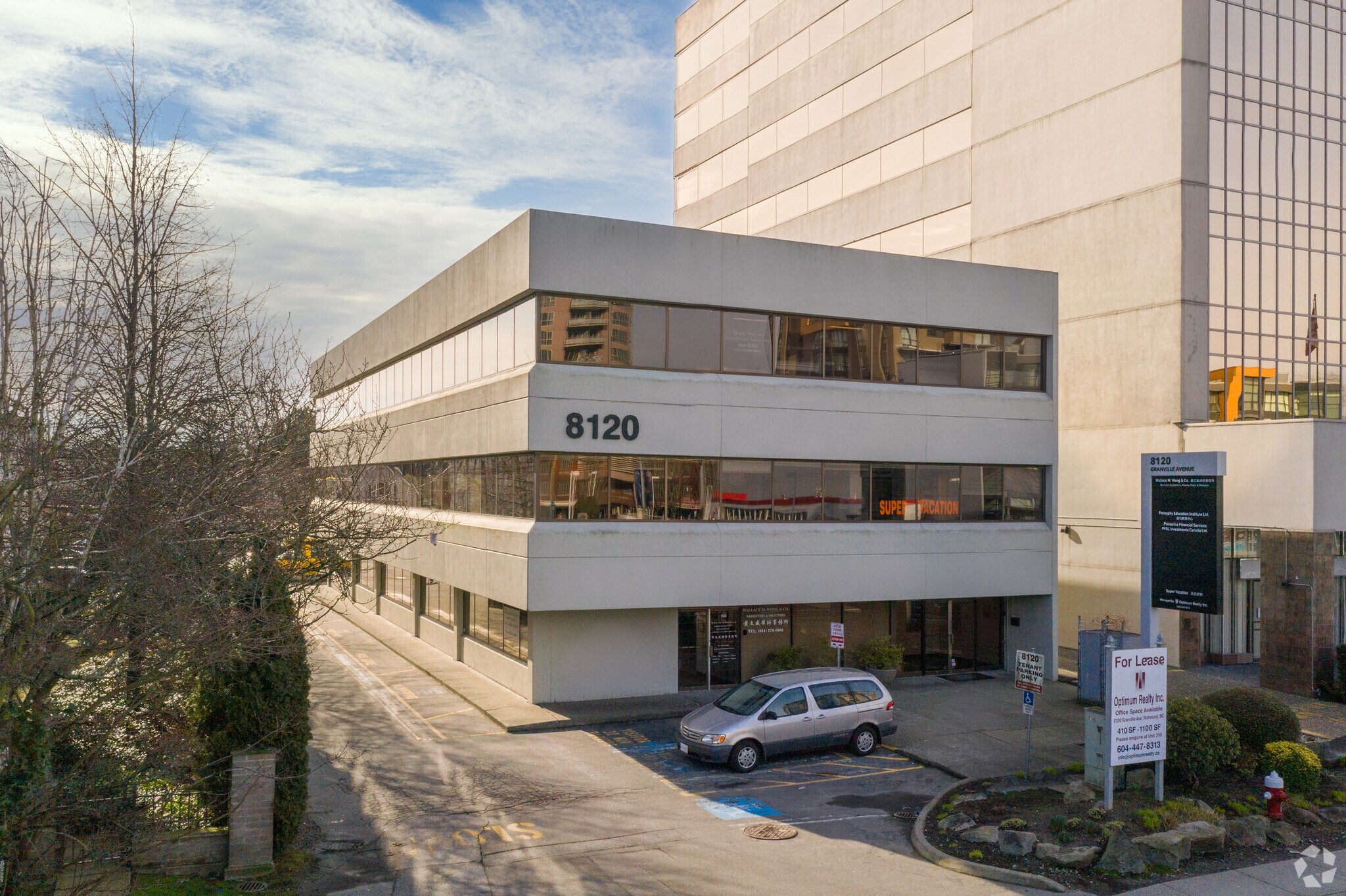 8120 Granville Ave, Richmond, BC à louer Photo du bâtiment- Image 1 de 4
