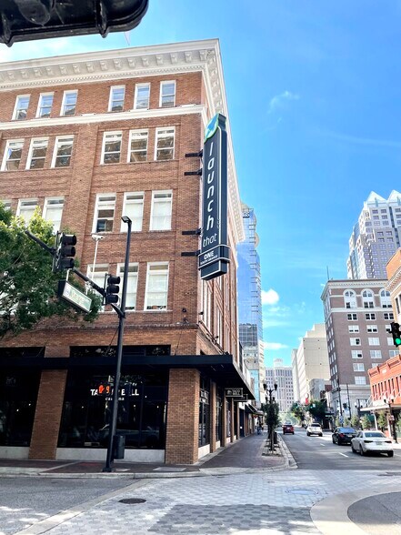 1 S Orange Ave, Orlando, FL à louer - Photo du bâtiment - Image 3 de 7