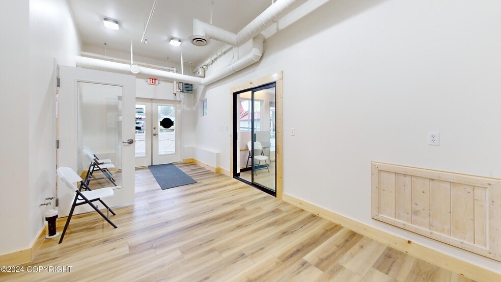 22 S Sing Lee Aly, Petersburg, AK for sale - Interior Photo - Image 2 of 12