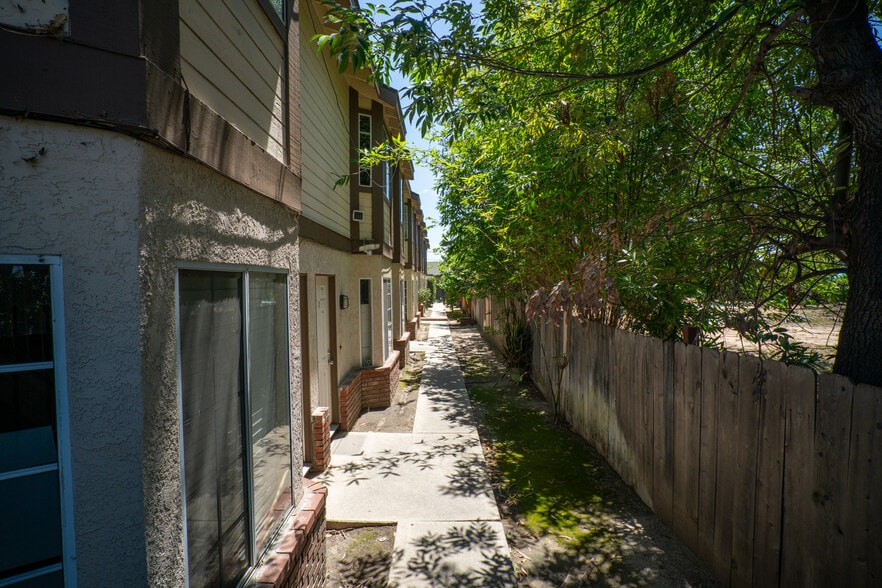 1280 E La Palma Ave, Anaheim, CA for sale - Building Photo - Image 3 of 14