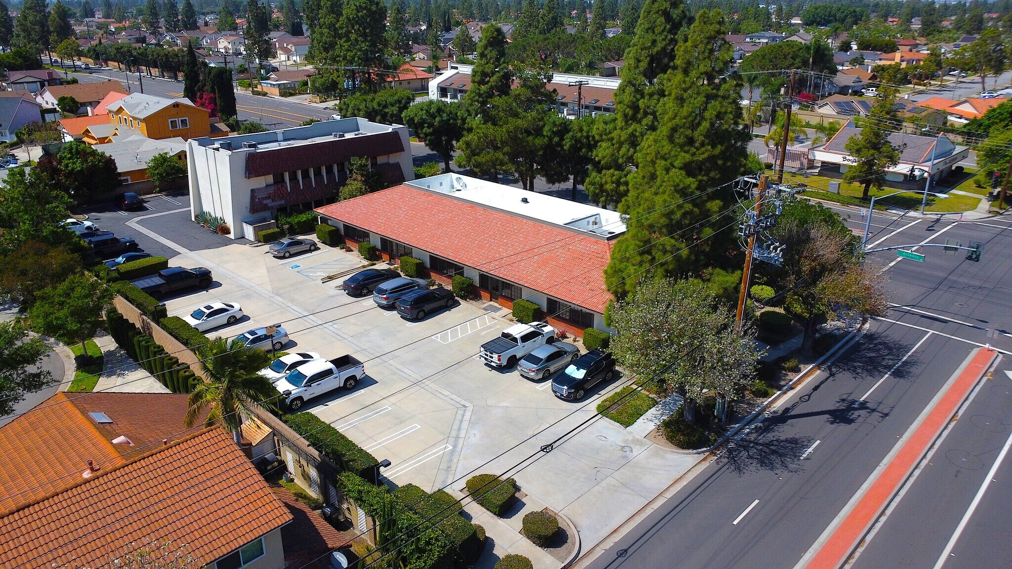 17409 Marquardt Ave, Cerritos, CA à vendre Photo du bâtiment- Image 1 de 10