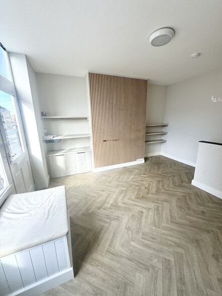 54 Market Place, York for lease - Interior Photo - Image 3 of 8