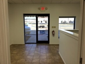 4011-4015 Dearborn Pl, Concord, NC for lease Interior Photo- Image 1 of 7