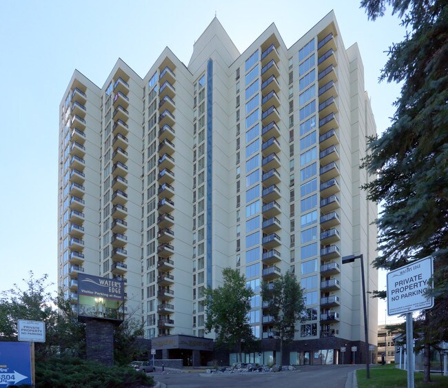 Plus de détails pour 10149-10159 Saskatchewan Dr NW, Edmonton, AB - Bureau/Commerce de détail à louer