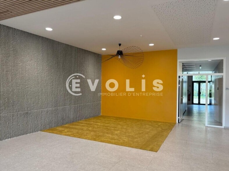 70 A Cours Tolstoï, Villeurbanne à vendre - Photo du bâtiment - Image 3 de 11