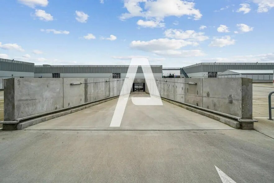 Flex in Vitry-sur-Seine for lease - Building Photo - Image 2 of 5