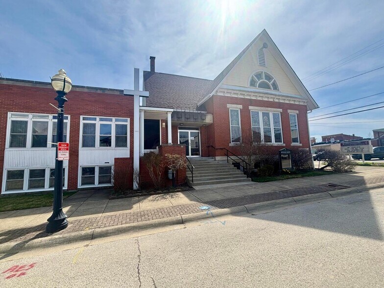13 E High St, Jeffersonville, OH à vendre - Photo du bâtiment - Image 2 de 29