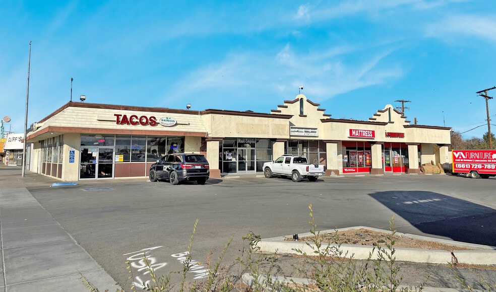 1137-1149 W Avenue I, Lancaster, CA for lease - Building Photo - Image 3 of 21