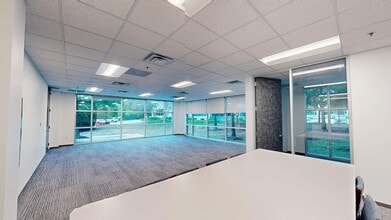 2700 Technology Forest Blvd, The Woodlands, TX for lease Interior Photo- Image 1 of 3