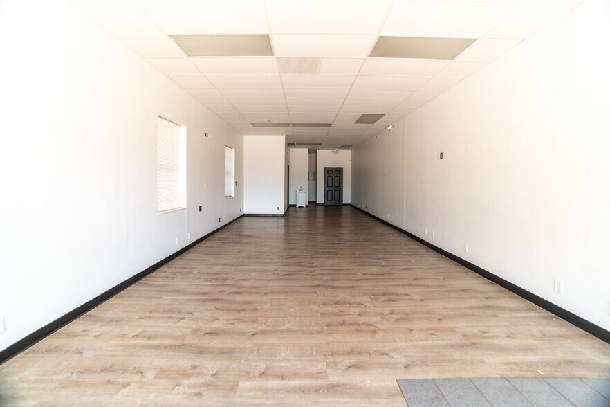 3801-3837 Vaile Ave, Florissant, MO à louer - Photo du bâtiment - Image 3 de 25