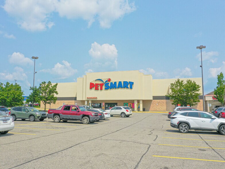 1100-1300 Doral Dr, Boardman, OH à louer - Photo du bâtiment - Image 3 de 10