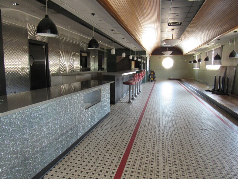 150 W Dubois Ave, Dubois, PA à louer - Photo du bâtiment - Image 2 de 27