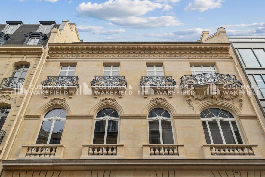 18 Rue De L'Amiral Hamelin, Paris à louer - Photo du bâtiment - Image 2 de 22