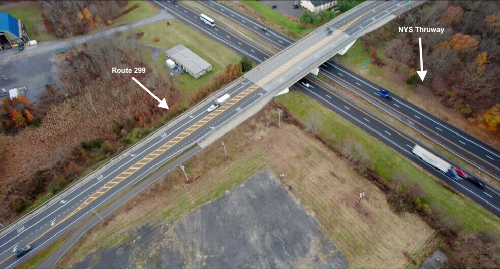 401 Main St, New Paltz, NY à vendre - Photo du bâtiment - Image 3 de 5