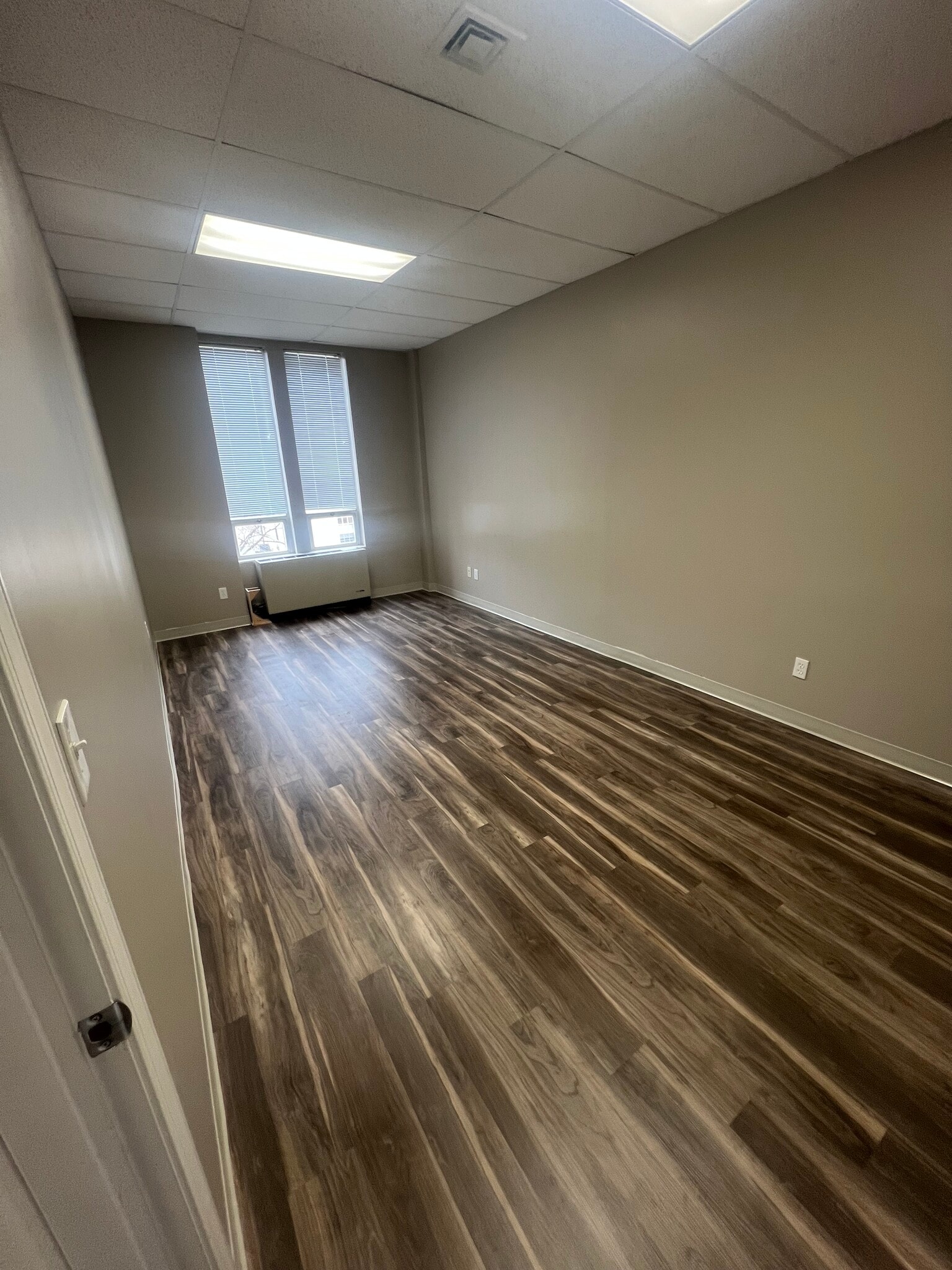 600 Wyndhurst Ave, Baltimore, MD for lease Interior Photo- Image 1 of 1