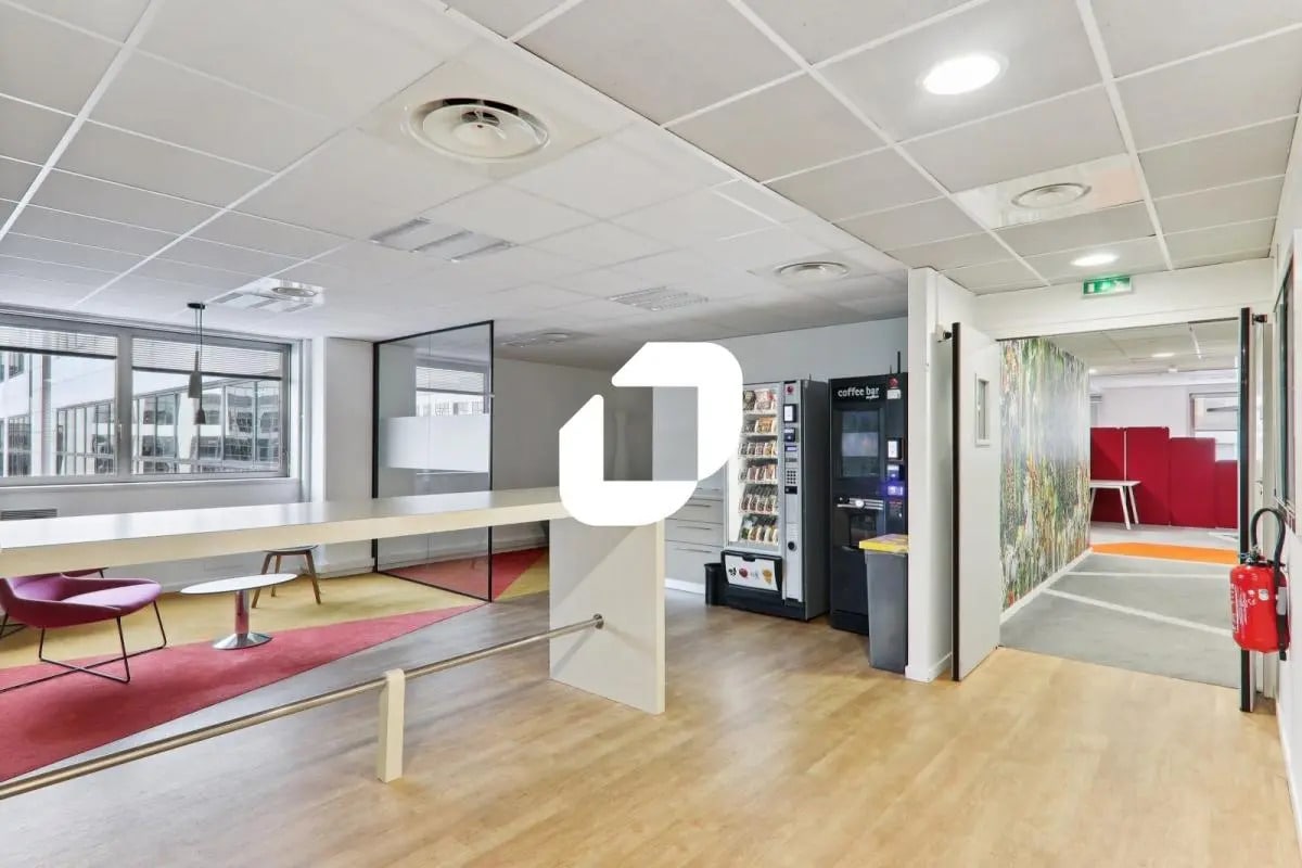 Office in Noisy-le-Grand for lease Primary Photo- Image 1 of 4