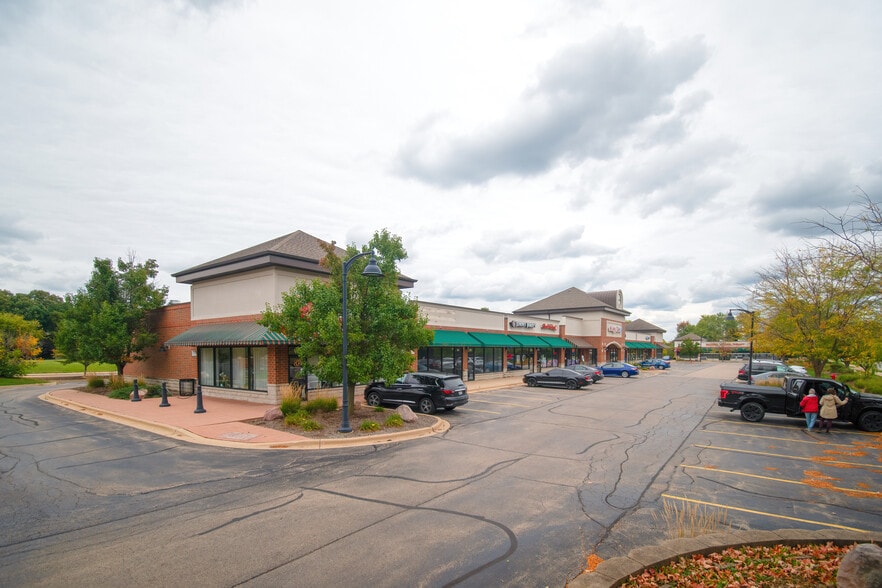 1006-1078 E Algonquin Rd, Algonquin, IL for lease - Building Photo - Image 2 of 9