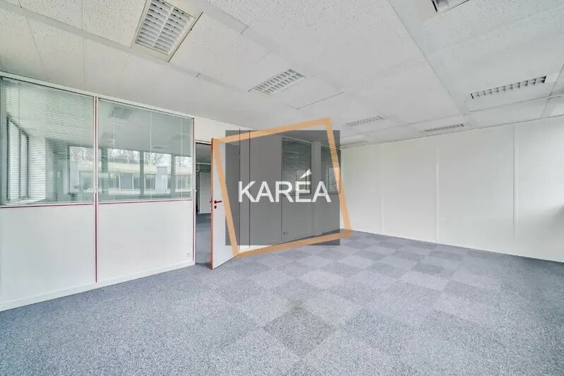 Office in Saint-Thibault-des-Vignes for lease Building Photo- Image 1 of 6