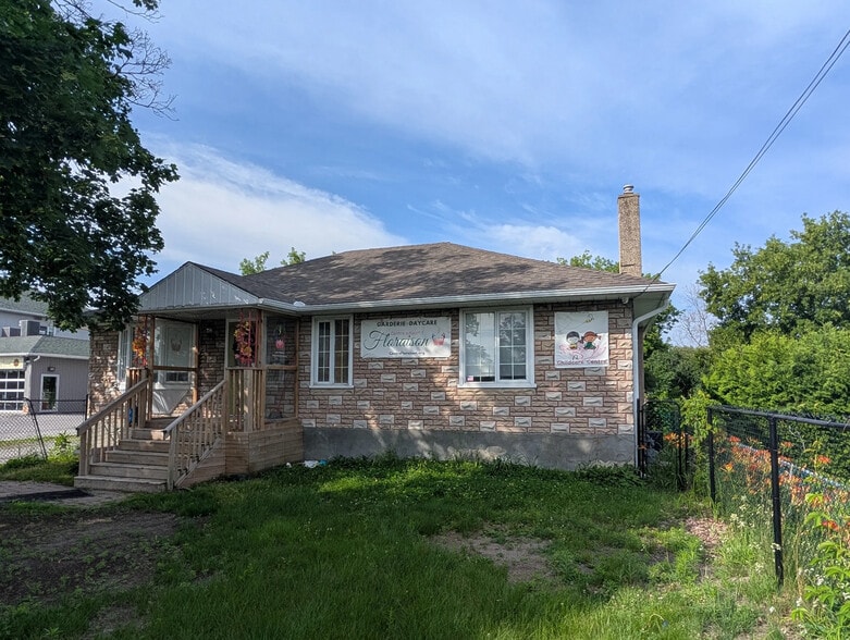 1154 Gabriel St, Orleans, ON for sale - Building Photo - Image 2 of 6