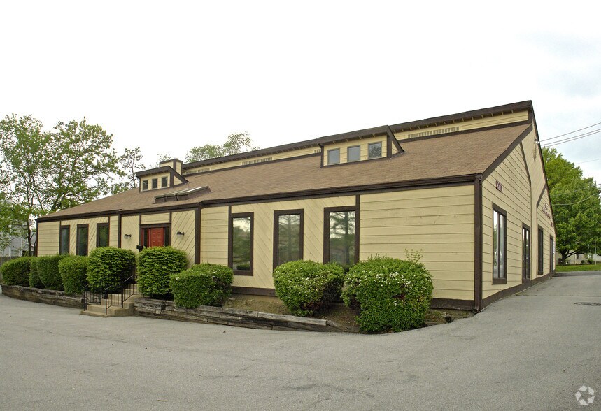 9270-9272 Olive Blvd, Olivette, MO à louer - Photo du bâtiment - Image 2 de 4
