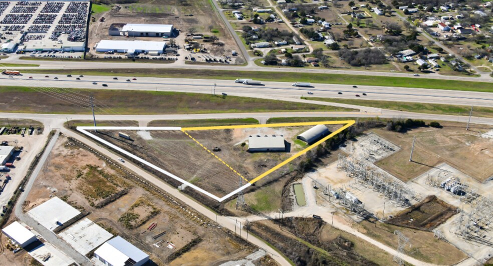 14656 N Interstate Highway 35, Elm Mott, TX à louer - Photo du bâtiment - Image 2 de 7