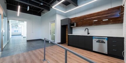 530 Yonge St, Toronto, ON for lease Interior Photo- Image 1 of 7