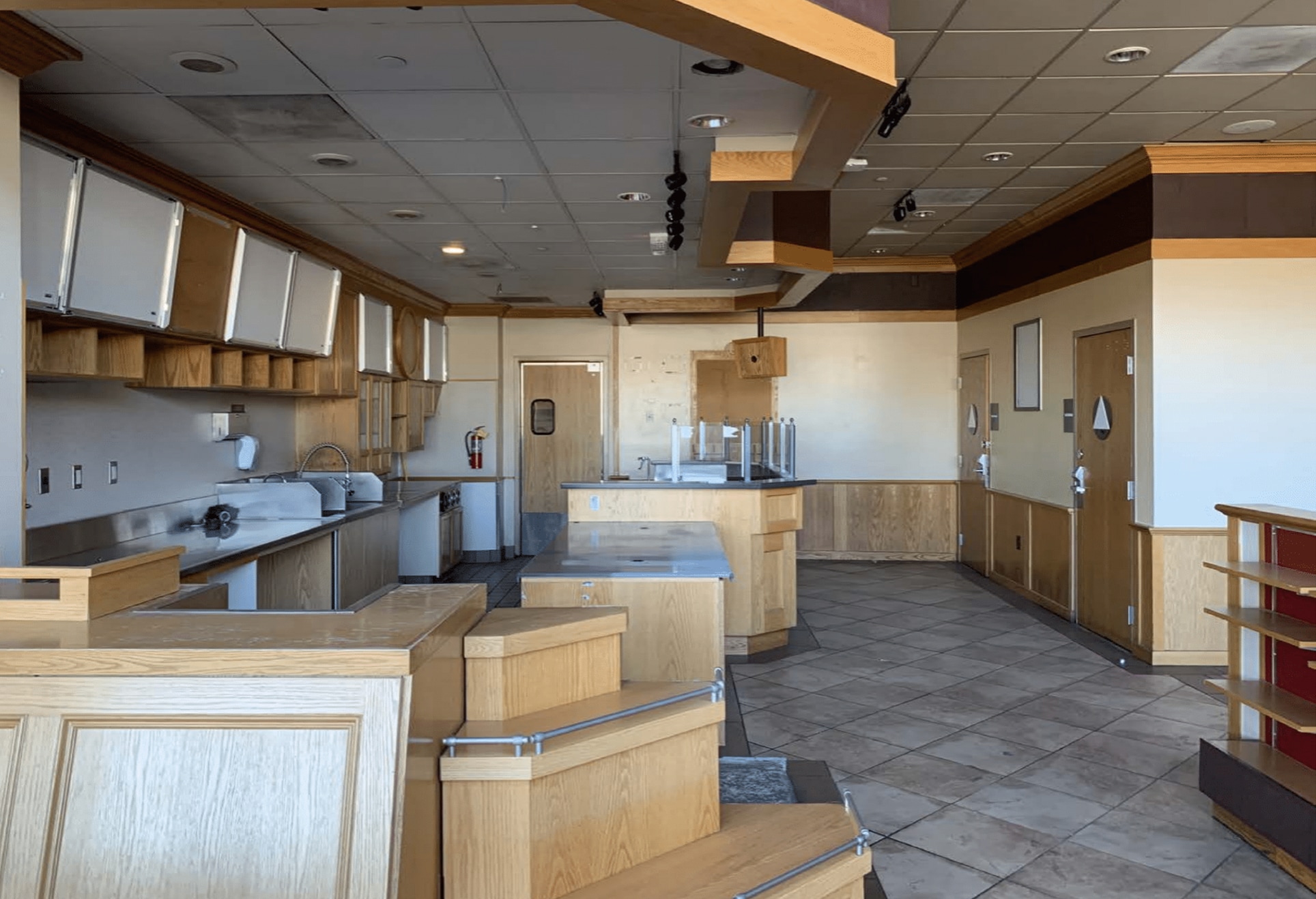 Lankershim Blvd, North Hollywood, CA for lease Building Photo- Image 1 of 4