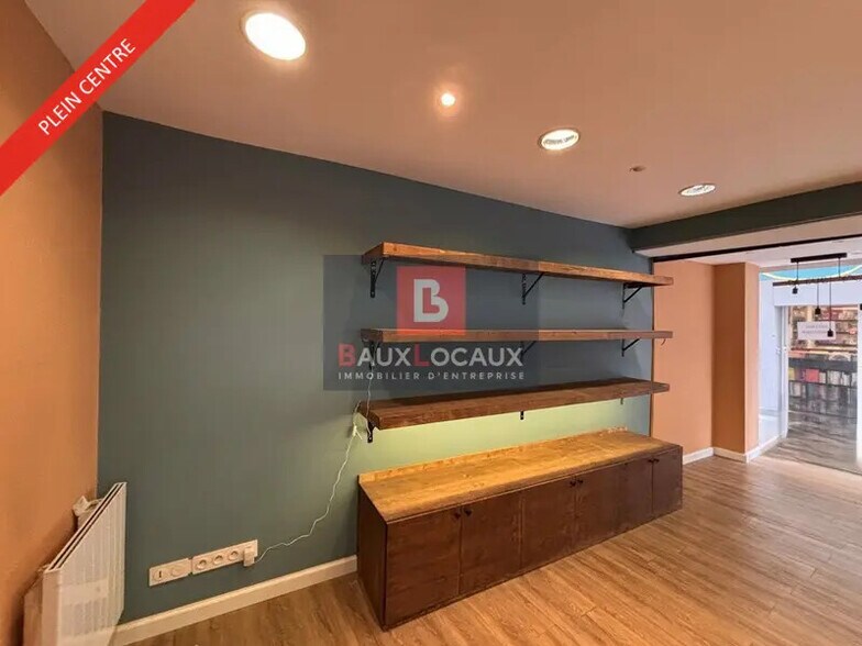 Retail in Avignon for lease - Interior Photo - Image 2 of 5